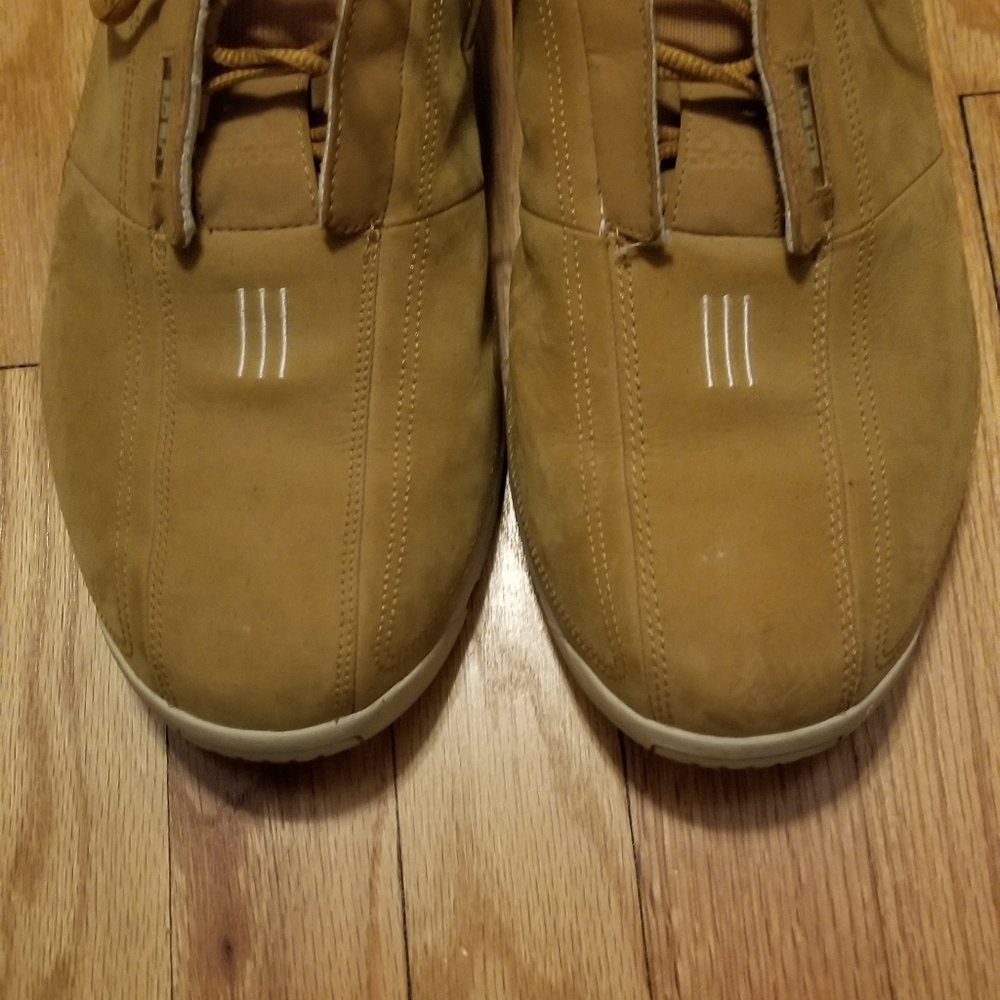 Shoes - Picture 4 of 5